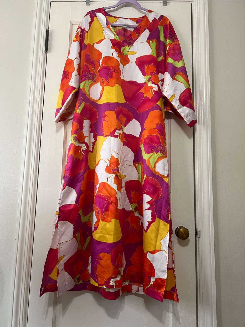 NATORI vintage Floral kimono in Fuchsia, Orange, Yellow & White